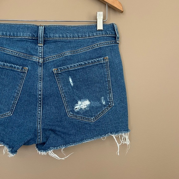 {Old Navy} Boyfriend Distressed Mid-Rise Jean Shorts in Blue - Womens 8 - Picture 6 of 10